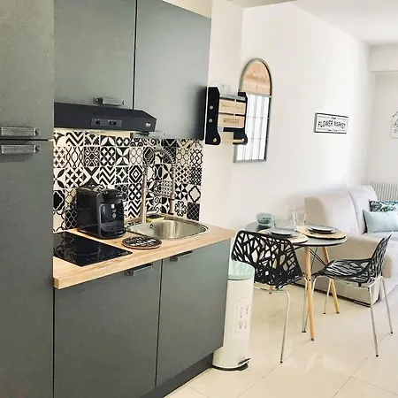 Superbe Studio Au Coeur Du Centre-ville, Proche Apartment